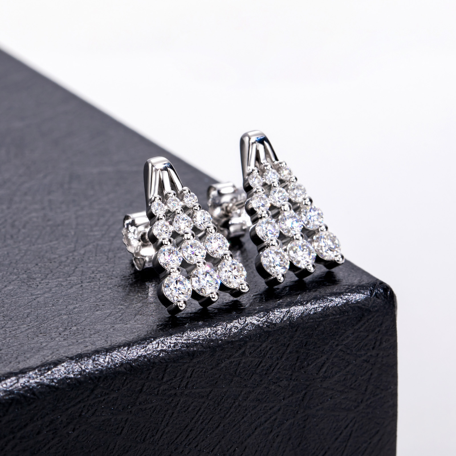Cross-Border Exclusive Supply of Light Luxury Four-Layer Step Earrings, 925 Silver Gold-Plated D-Color Moissanite, Atmospheric Dangle Earrings for Banquets - Image 3
