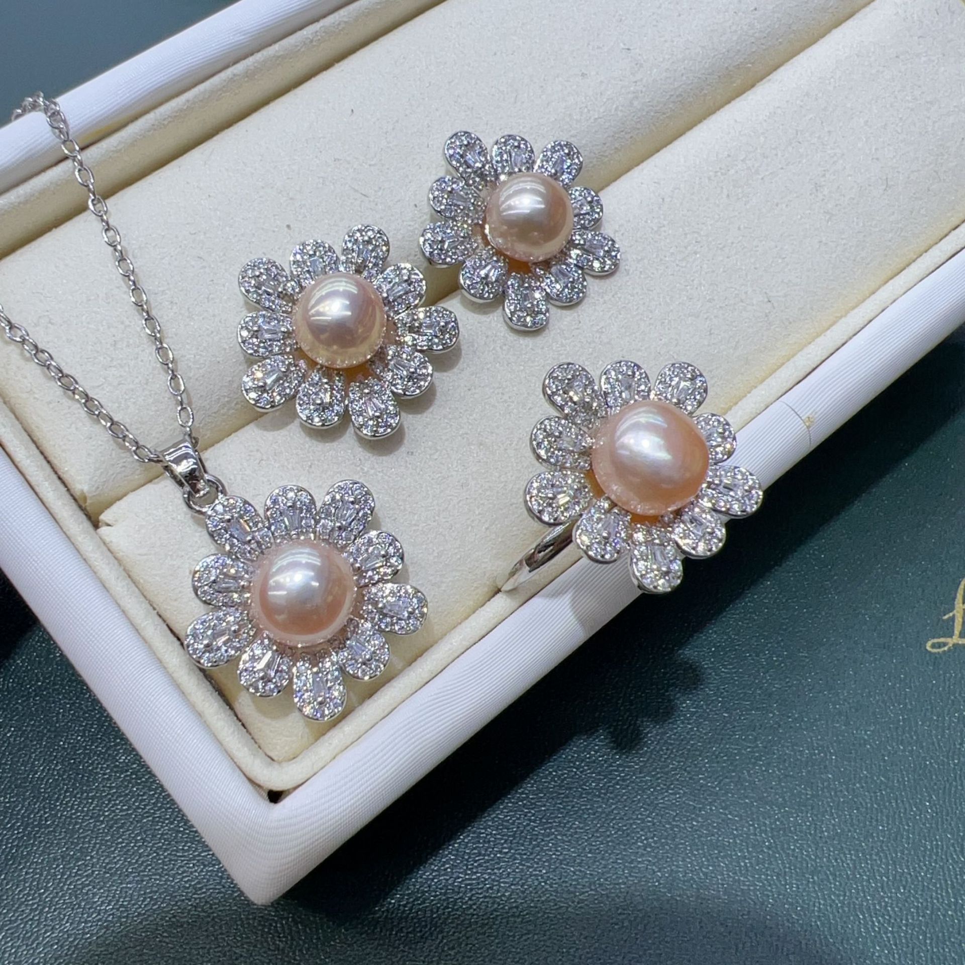 High-Quality Freshwater Pearl Inlaid Floral Set Is Full of Texture and Versatile for Everyday Wear - Image 4