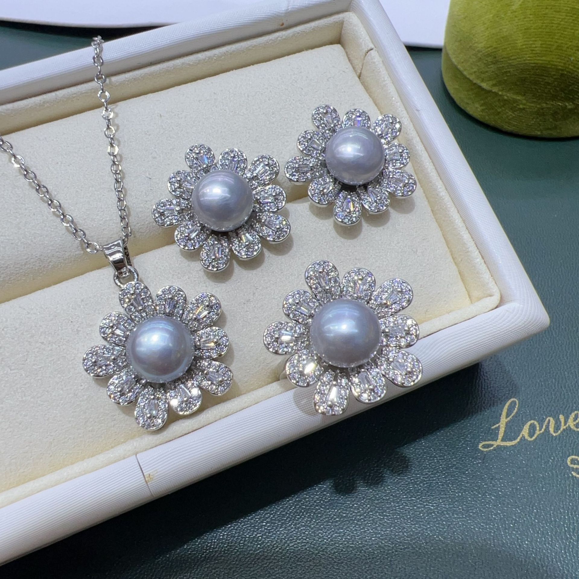 High-Quality Freshwater Pearl Inlaid Floral Set Is Full of Texture and Versatile for Everyday Wear - Image 5