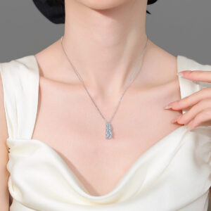 S925 Sterling Silver Moissanite Necklace for Women, Irregular Three-Stone Geometric Pendant, Exquisite and Elegant Collarbone Chain