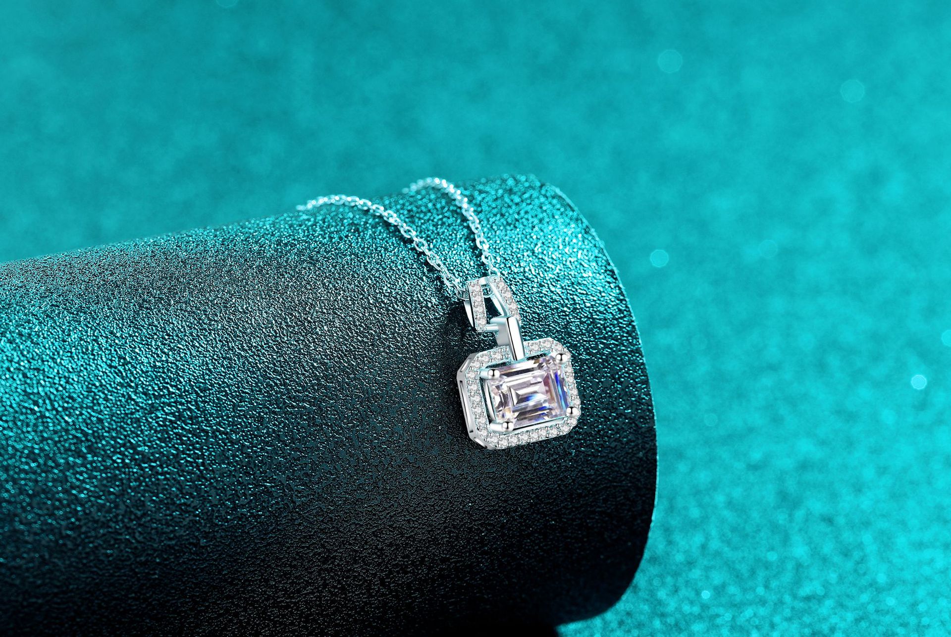 S925 Sterling Silver Moissanite Necklace Women's Rectangular Pendant Exquisite Simple High-End Accessible Luxury Versatile Clavicle Chain
