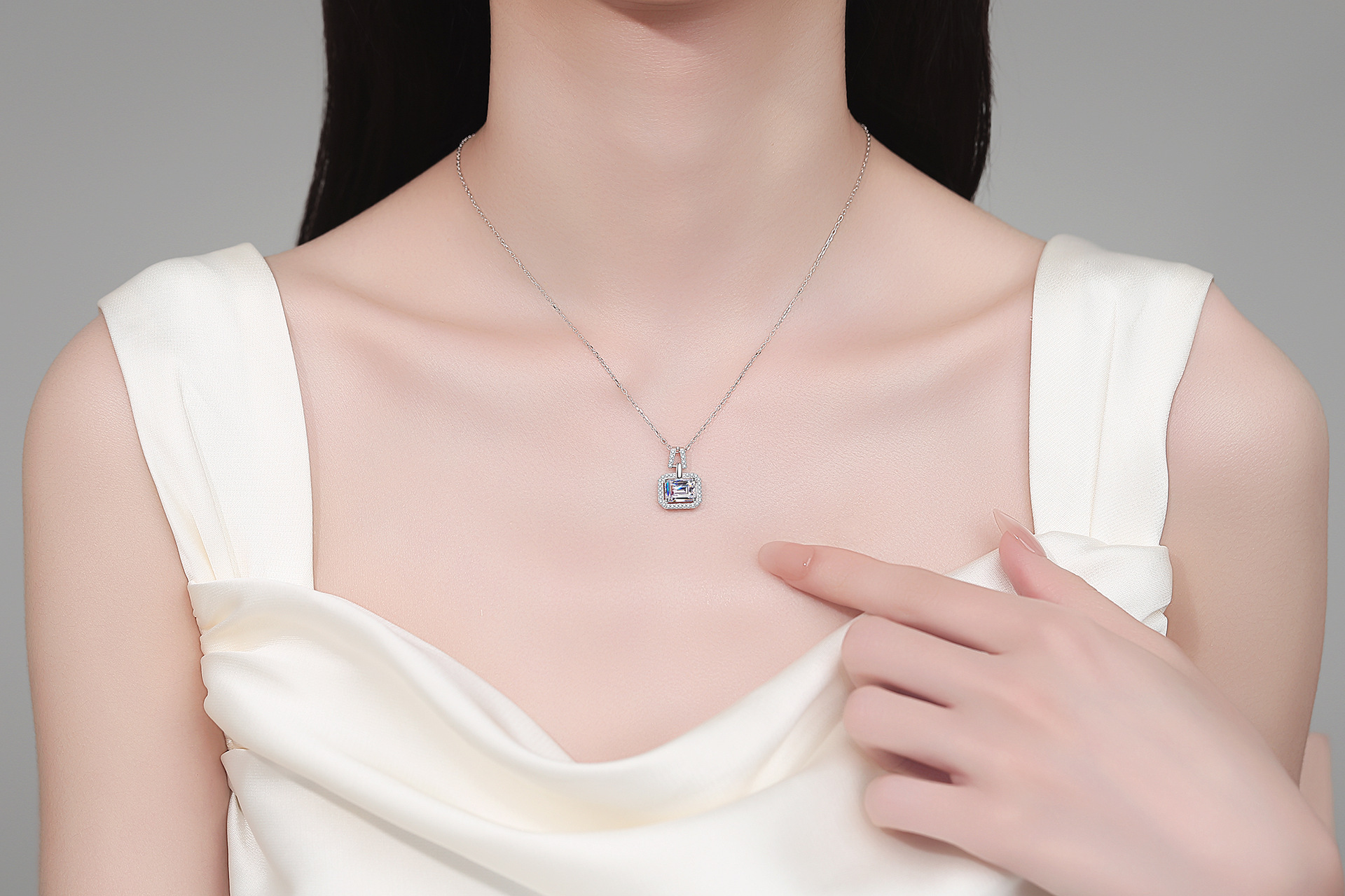 S925 Sterling Silver Moissanite Necklace Women's Rectangular Pendant Exquisite Simple High-End Accessible Luxury Versatile Clavicle Chain - Image 5