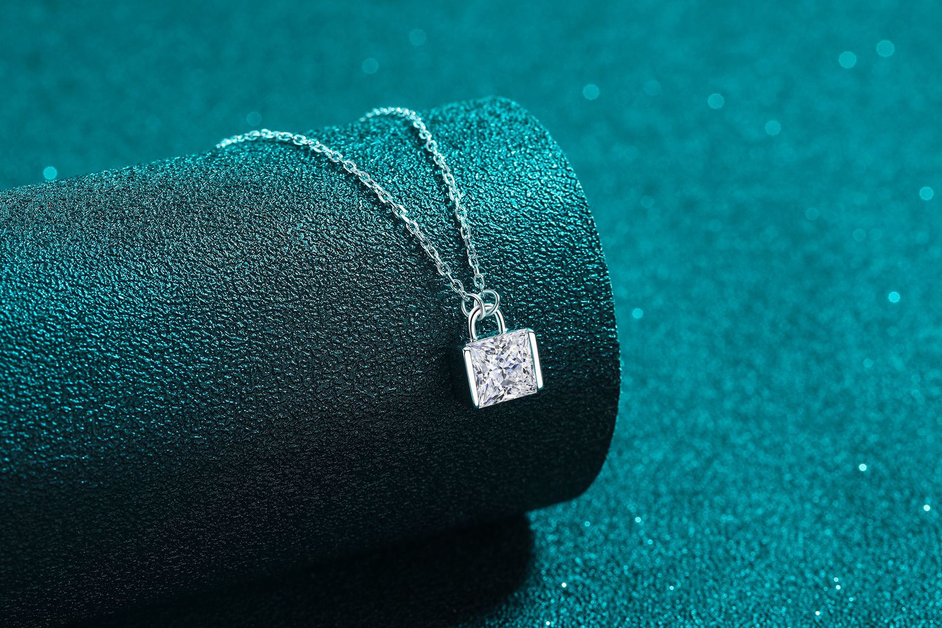 S925 Sterling Silver Moissanite Necklace Women's Small Square Pendant Simple Sugar Design Sense - Image 4