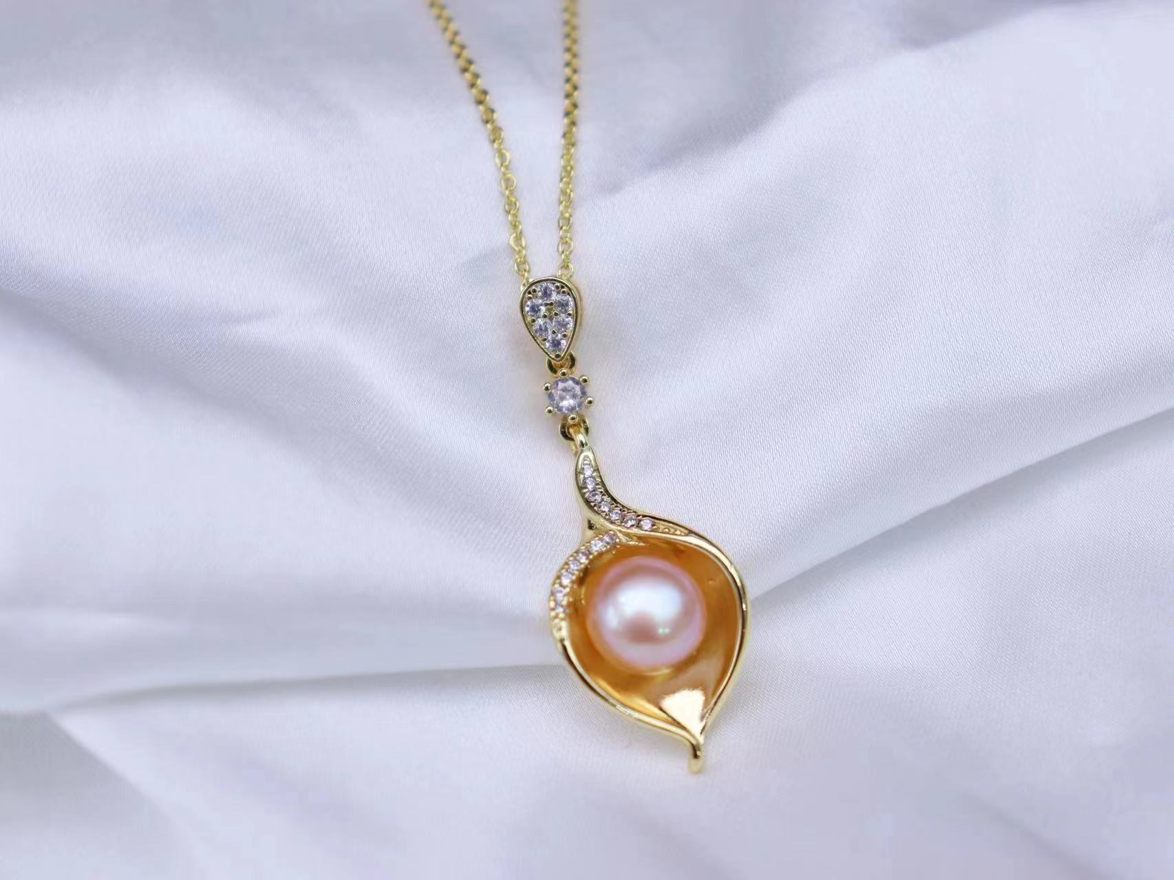 Live Supply Freshwater Pearl Pendant Three-piece Set Women's s925 Silver Needle High-grade Simple Calla Lilies Exquisite Set - Image 3