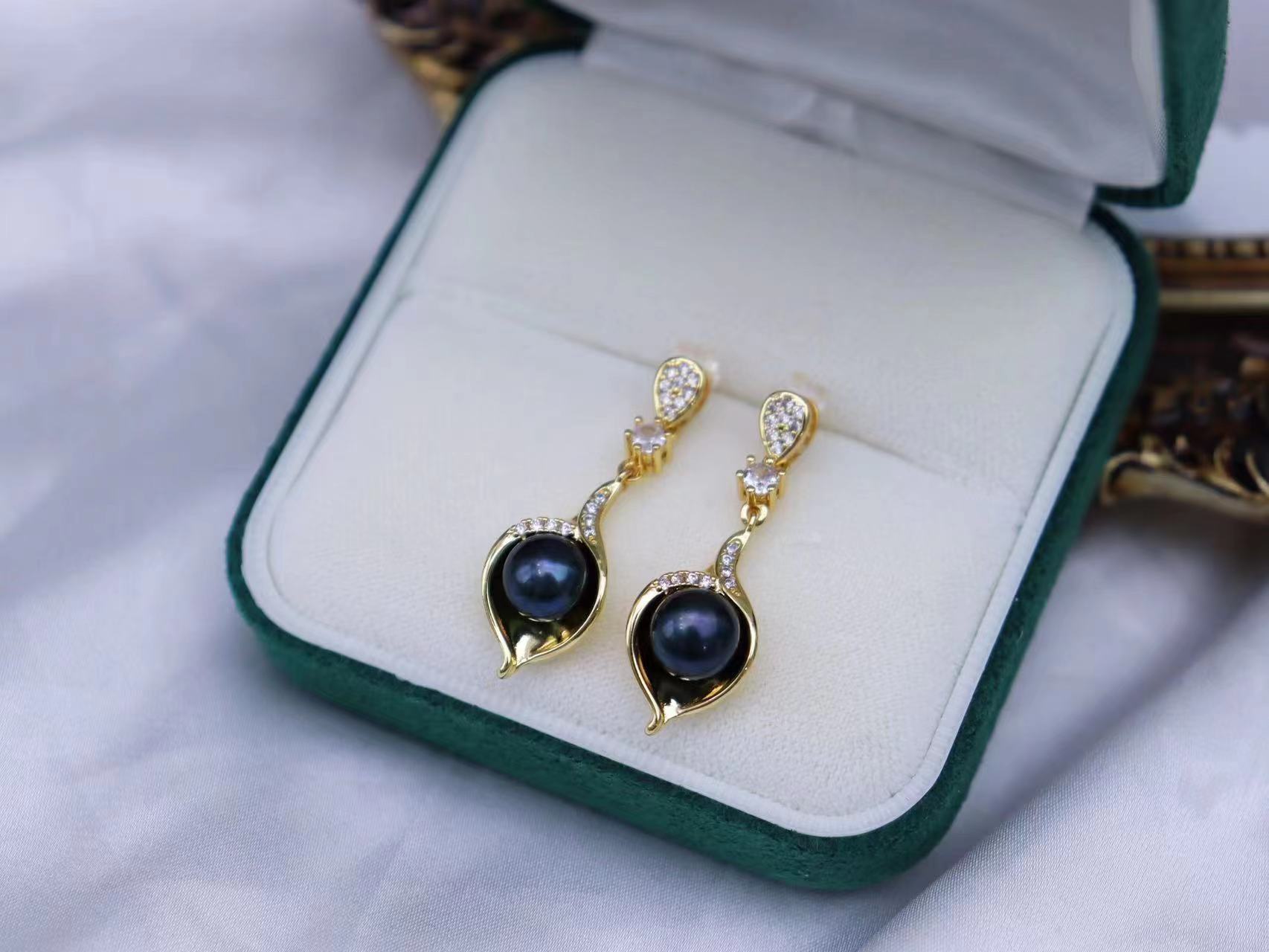Live Supply Freshwater Pearl Pendant Three-piece Set Women's s925 Silver Needle High-grade Simple Calla Lilies Exquisite Set - Image 8
