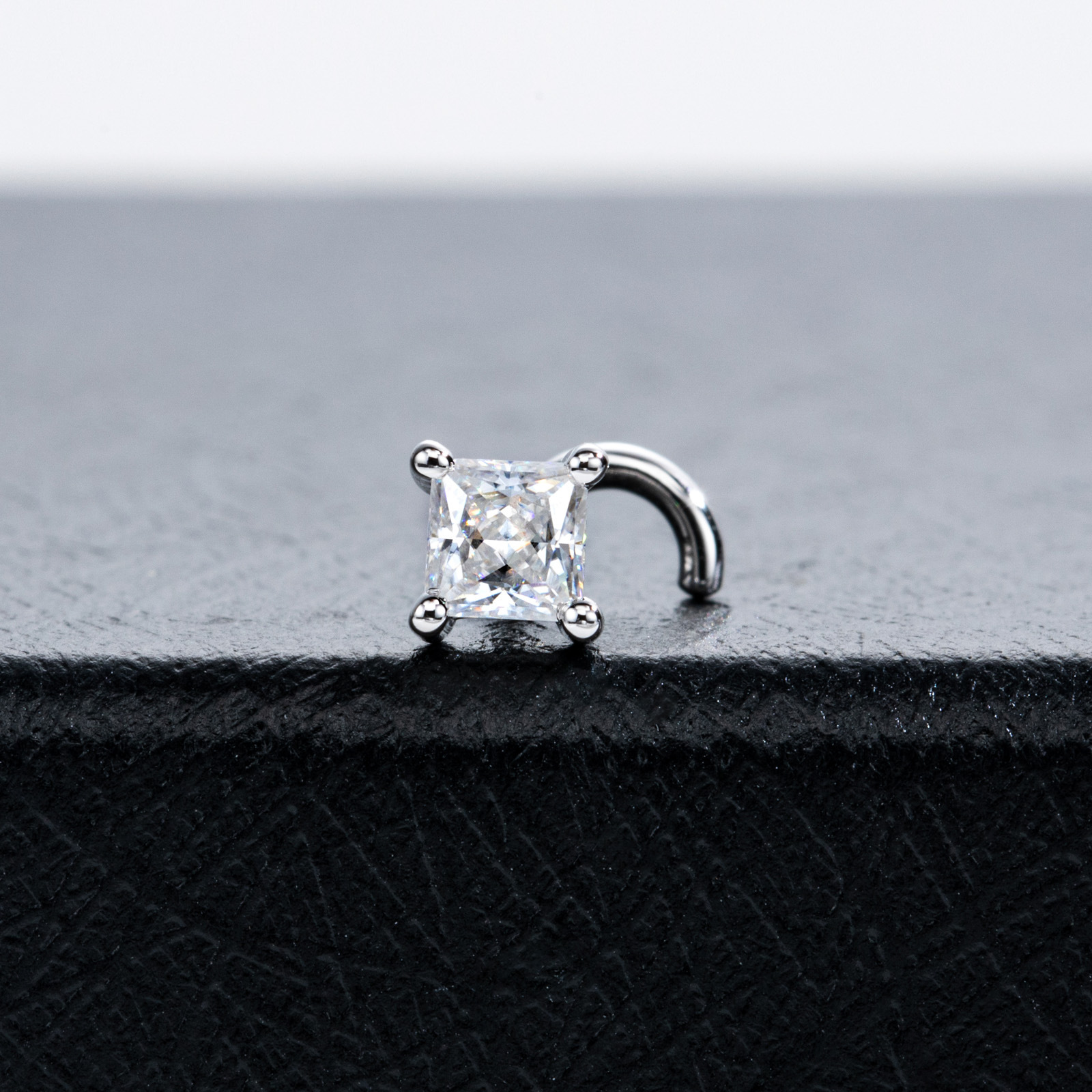 Cross-Border Pt950 Platinum D Color Princess Cut GRA Moissanite Nose Stud European and American Simple and Unique Nose Jewelry Nose Stud - Image 2