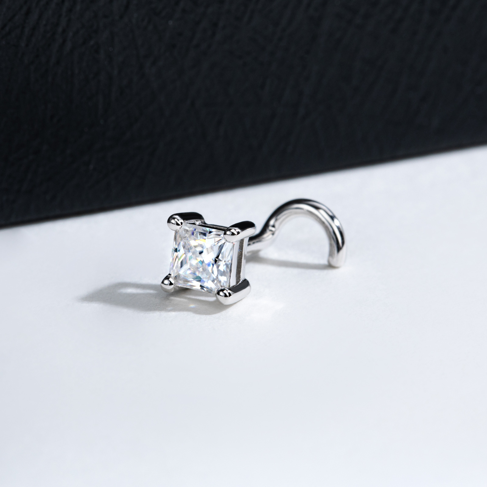 Cross-Border Pt950 Platinum D Color Princess Cut GRA Moissanite Nose Stud European and American Simple and Unique Nose Jewelry Nose Stud - Image 5