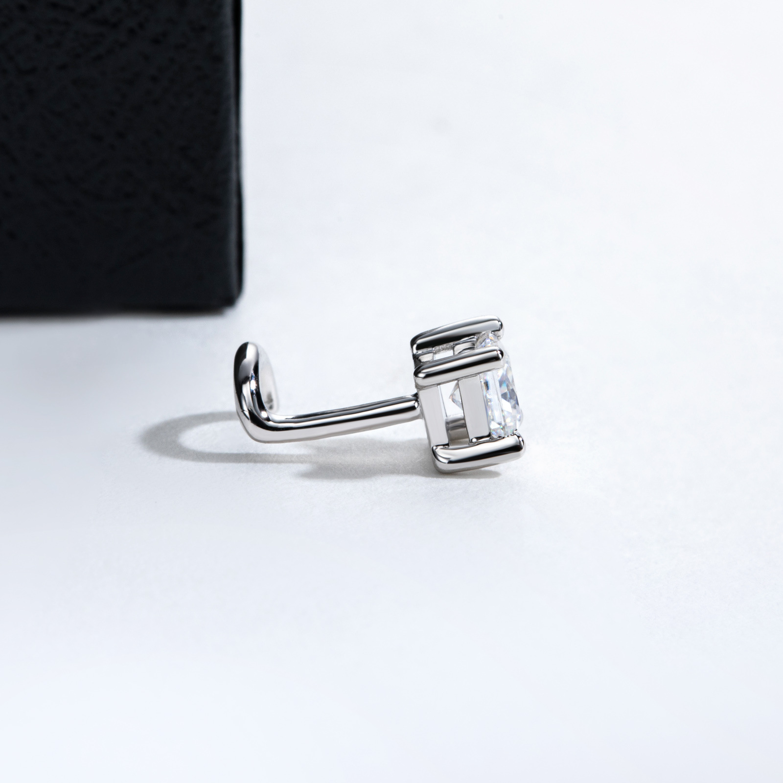 Cross-Border Pt950 Platinum D Color Princess Cut GRA Moissanite Nose Stud European and American Simple and Unique Nose Jewelry Nose Stud - Image 6