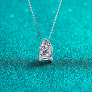 S925 Sterling Silver Sugar Cube Women's Square Cut Clavicle Chain Box 2 Carat Moissanite Heart Pendant Necklace