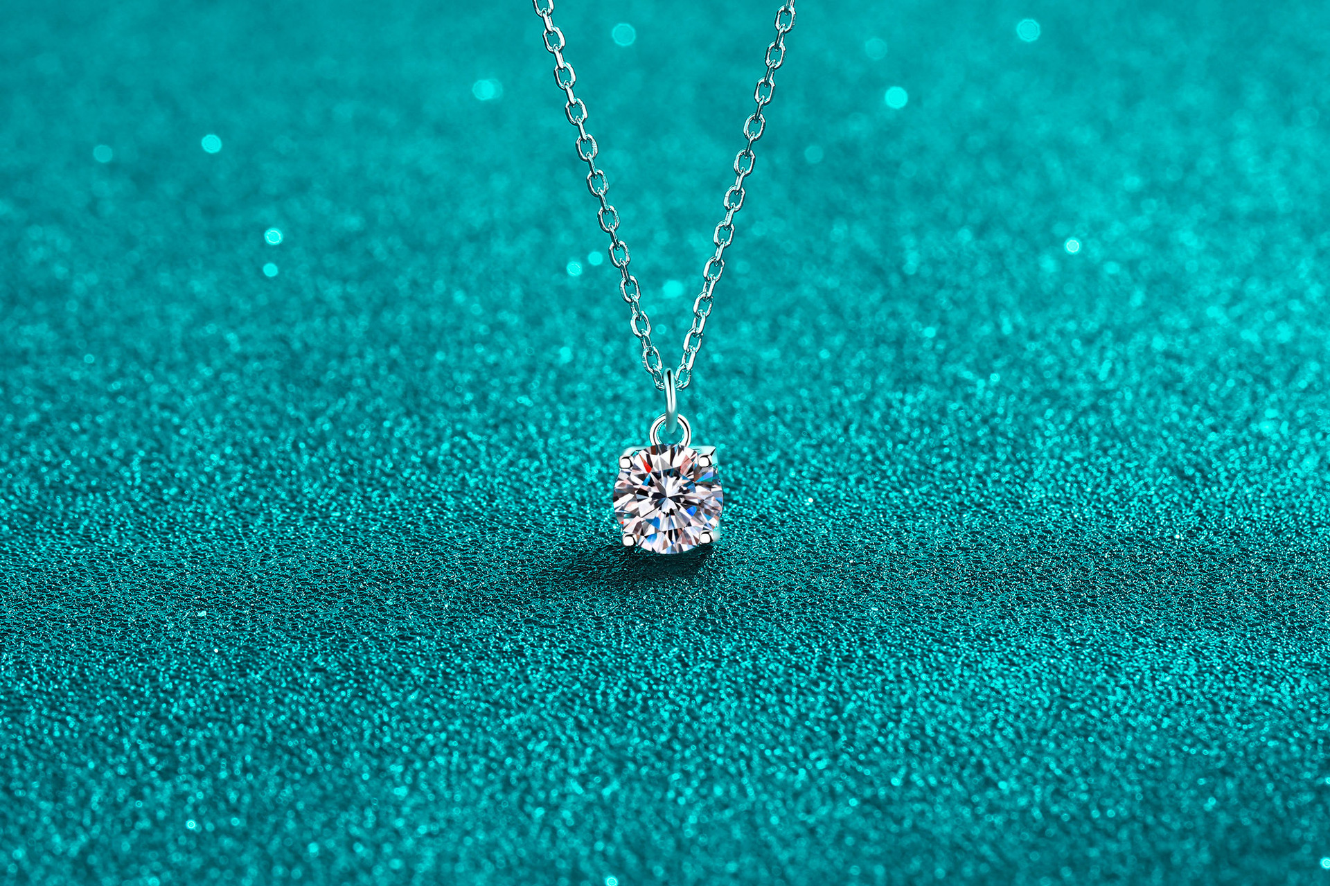 S925 silver diamond necklace women's square bottom single diamond pendant simple fresh office worker daily commuter all-matching